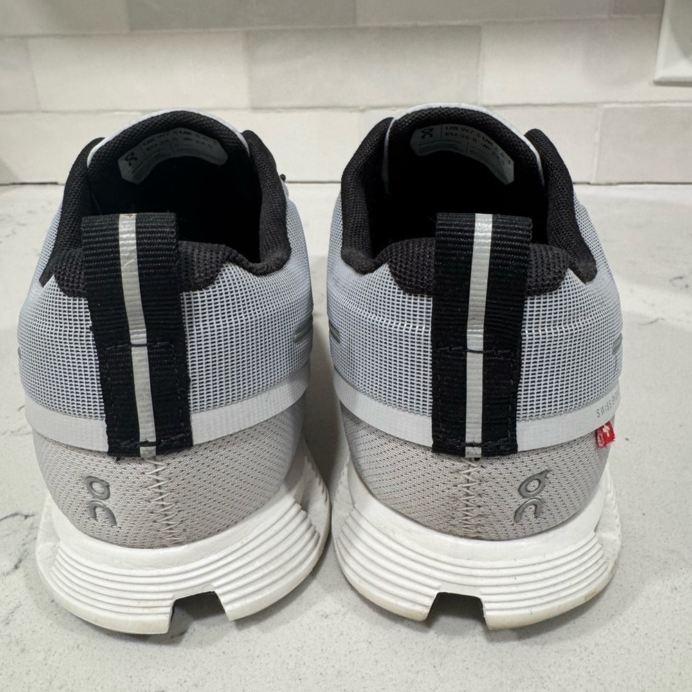 On Cloud Grey and Black Shoes size 7.5 - Picture 3 of 10